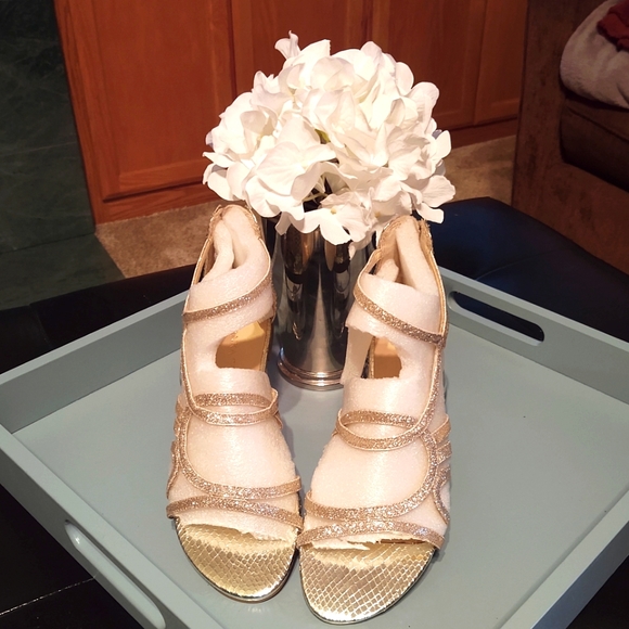 Ivanka Trump Shoes - Ivanka Trump Sandals - New. (#235)